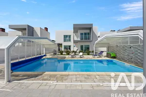 Moradia  em Pêro Moniz