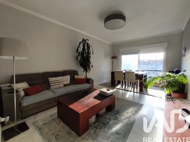 Apartamento T4 em Algés