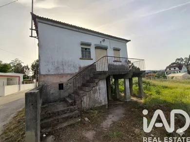 Moradia em Vila Mou