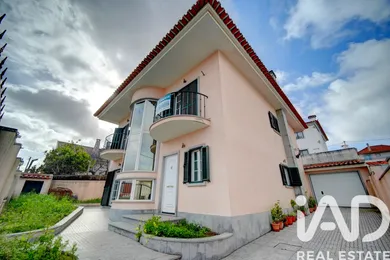Detached house in Famões