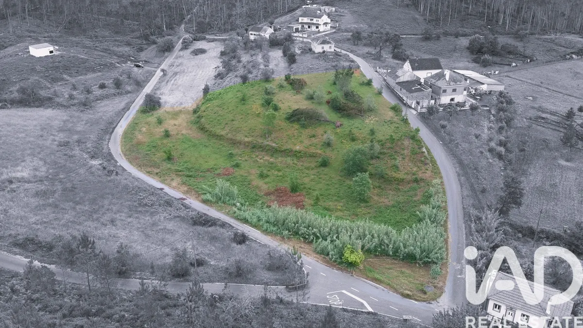 Terreno de 4972 m² em Ourém