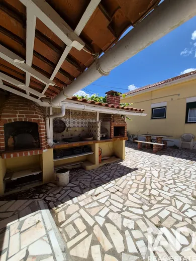 Single-storey house in Atouguia da Baleia