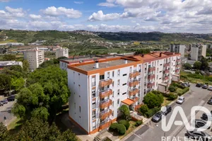 Apartamento T3 em Loures