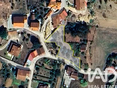 Fotografia 9 de Terreno urbano de 4550 m² em serpins