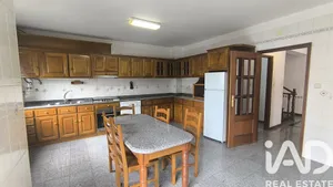 Moradia geminada em Rio de Loba
