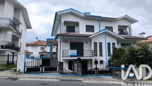 Moradia geminada  em Rio de Loba