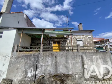 Casa/Moradia em Vila Nova de Oliveirinha