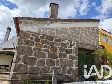 Casa/Moradia em Vila Nova de Oliveirinha