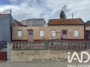 Moradia térrea  em Sado