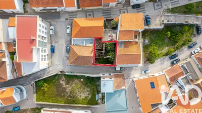Fotografia 1 de Prédio de 242 m² em Lourinhã