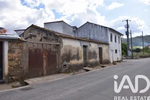 Maison mitoyenne  à União de Freguesias de Semide e Rio de Vide