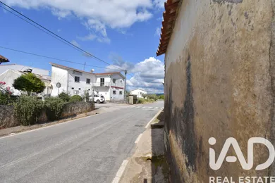 Moradia em banda em União de Freguesias de Semide e Rio de Vide