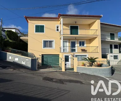 Moradia geminada em Funchal