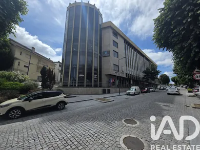 Prédio  em Nelas