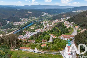 Moradia geminada  em Penacova