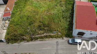 Terreno urbano em São João das Lampas
