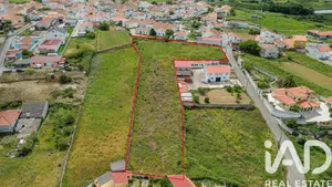 Terreno urbano em São João das Lampas