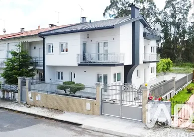 Semi-detached house  in Darque
