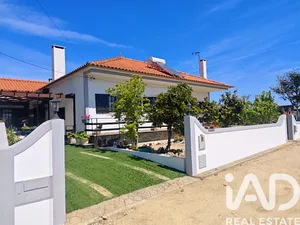 Moradia térrea  em Coruche