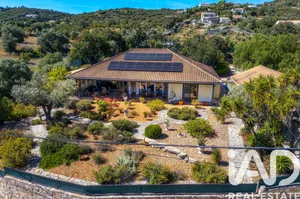 Casa/Moradia  em Santa Bárbara de Nexe