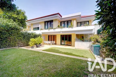House  in Cascais