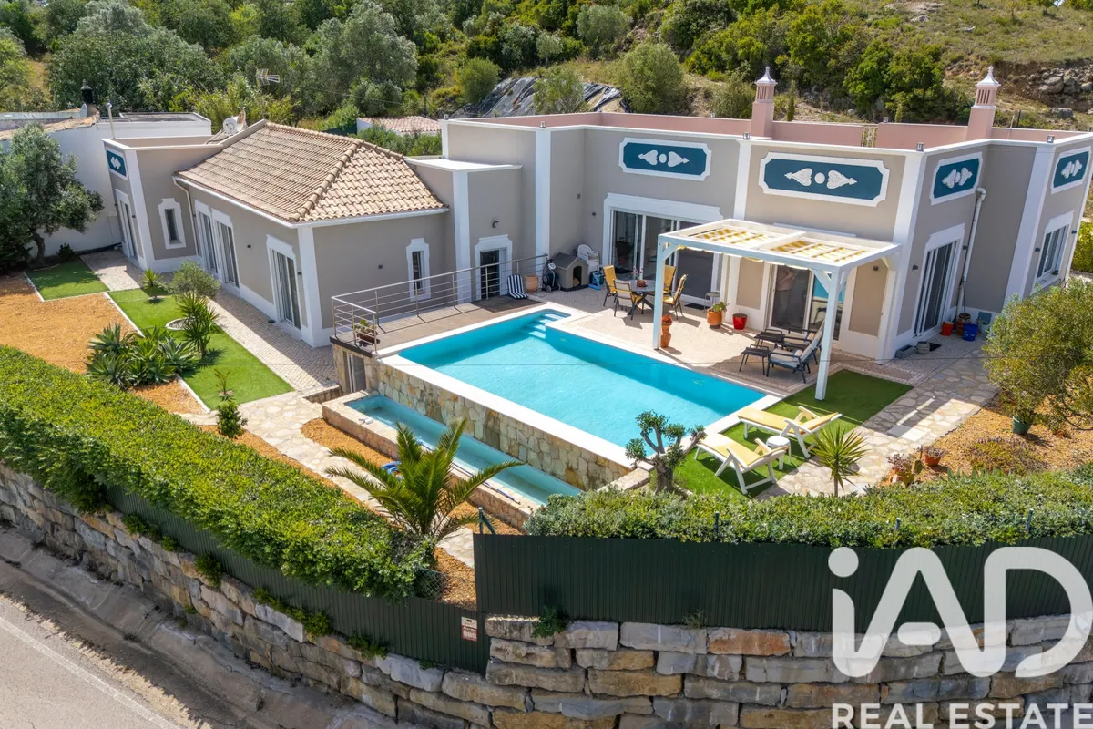 Casa/Moradia 3 quartos de 215 m² em Sta Barbara de Nexe