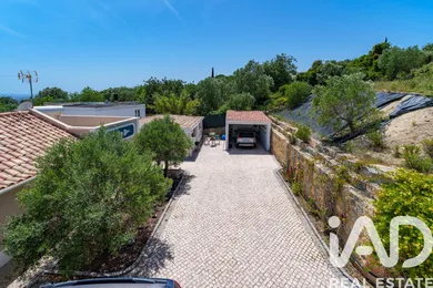 House  in Estoi