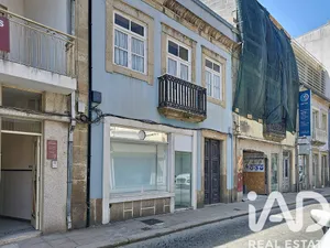 Casa com espaço comercial em Póvoa de Varzim