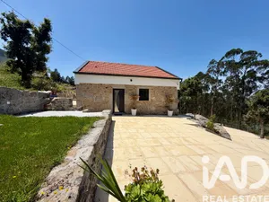 Moradia em Vila de Punhe