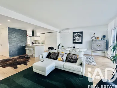 House  in Amora