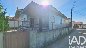 Moradia térrea  em Monte