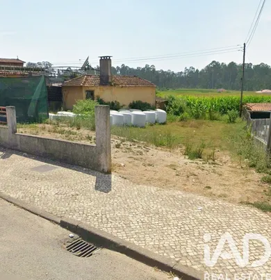 Casa com espaço comercial  em Avanca