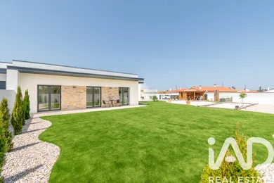 Single-storey house in Pataias
