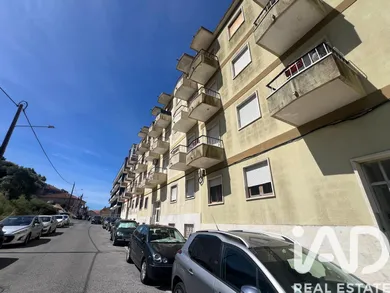 Apartamento T3 em Loures
