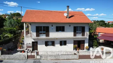 Two-family house in Atalaia Cimeira