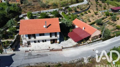 Two-family house in Atalaia Cimeira