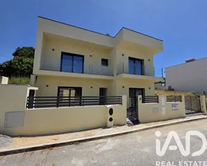 Moradia  em Charneca de Caparica