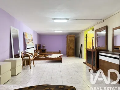 Casa com espaço comercial  em Oiã
