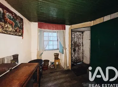 House  in Unhais da Serra