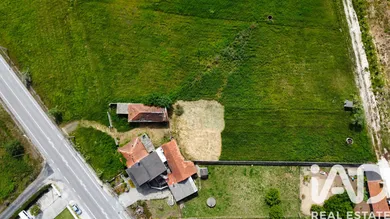 Semi-detached house in Maceira