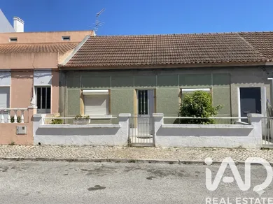 Moradia bi-familiar em Montijo