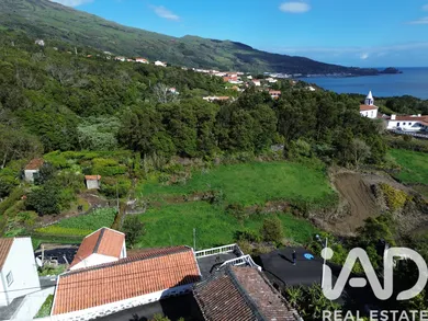 House  in Lajes do Pico
