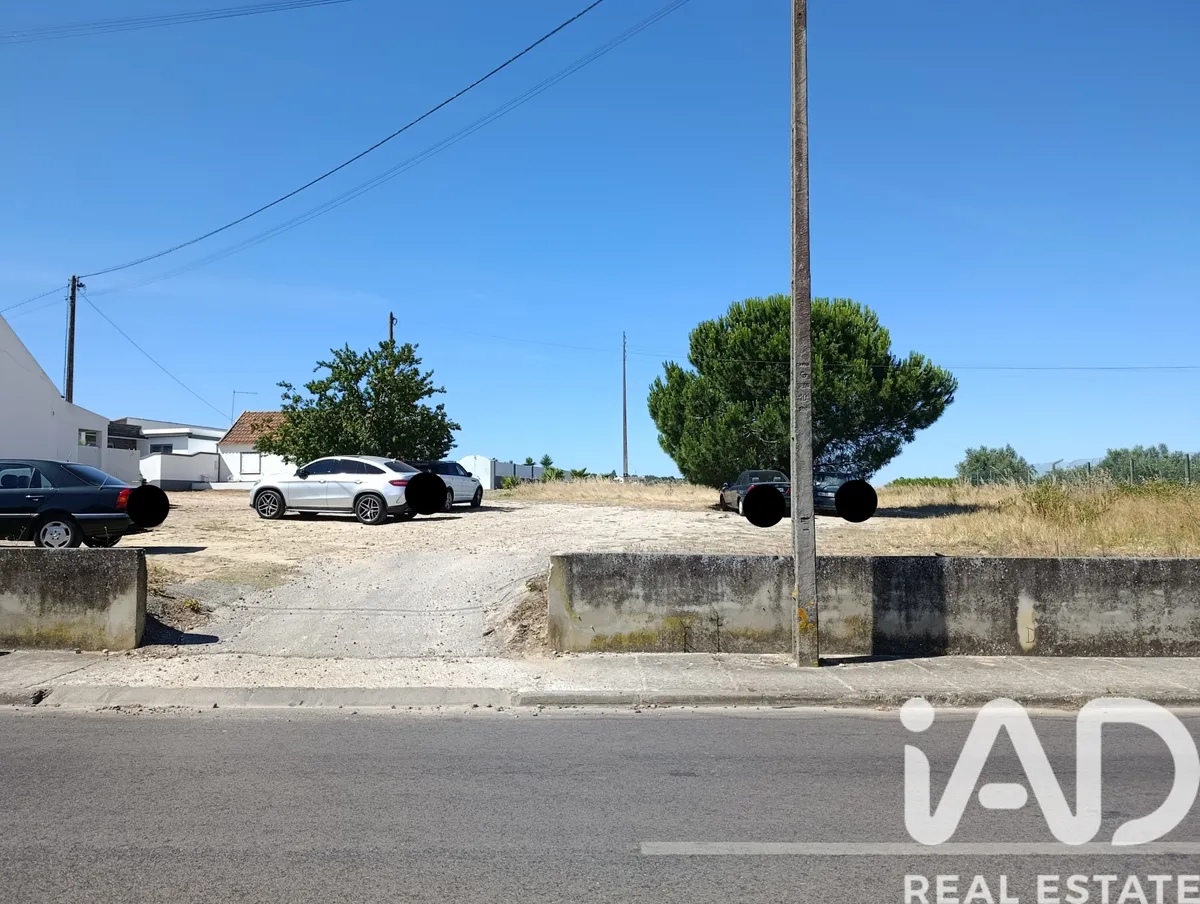 Terreno rústico de 7400 m² em Almeirim