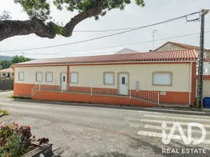 Moradia geminada  em Benedita