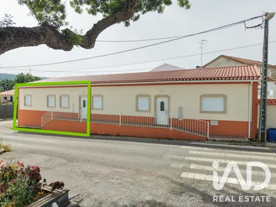 Moradia geminada  em Benedita