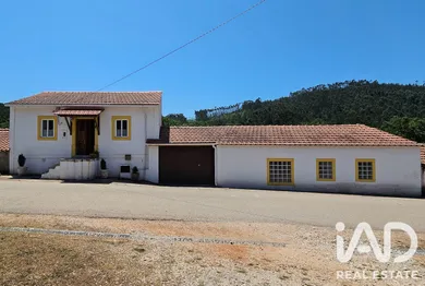Moradia em Maçãs de Dona Maria