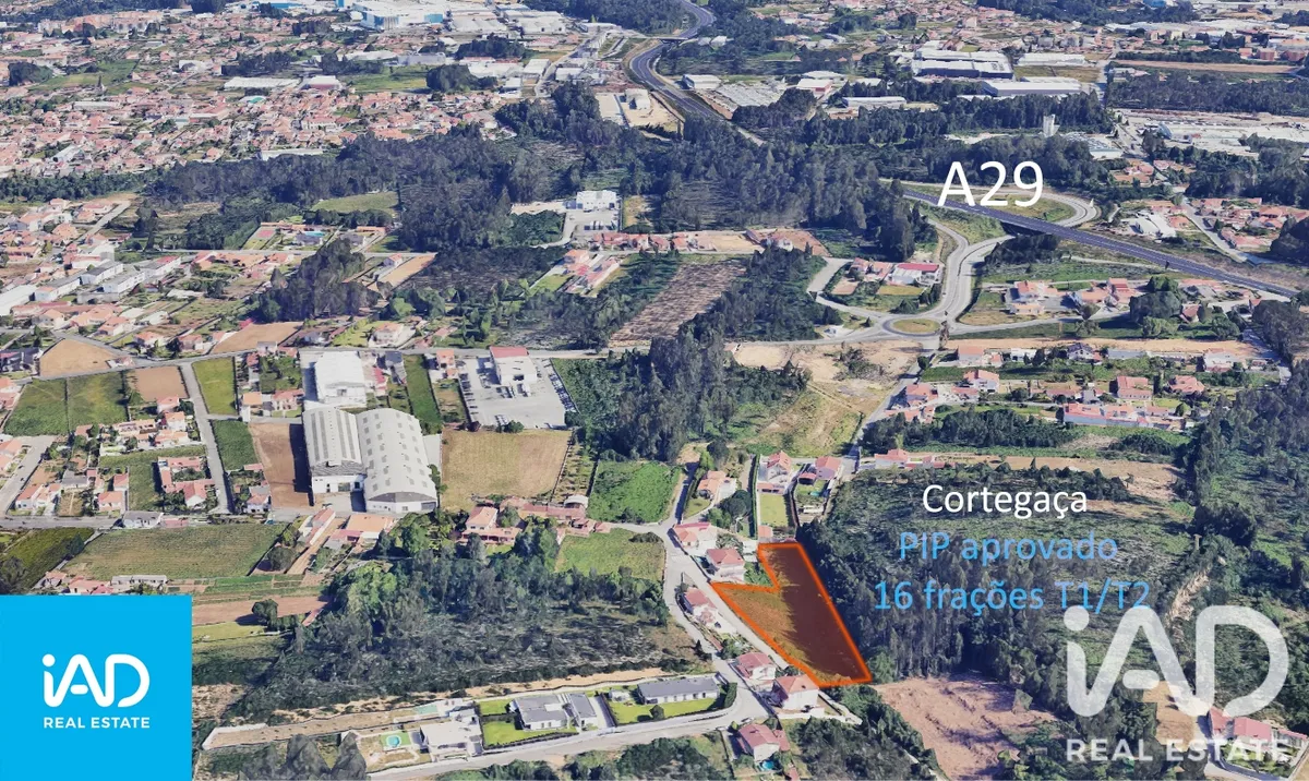 Terreno urbano de 3922 m² em Cortegaça