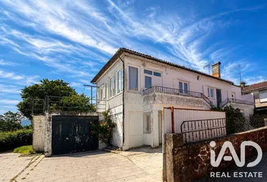 Moradia em Vila de Punhe