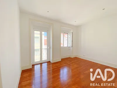 Fotografia 2 de Prédio de 276 m² em Lisboa