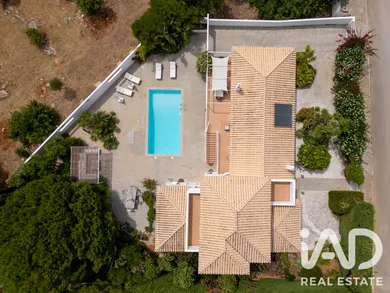 Casa/Moradia  em Quelfes